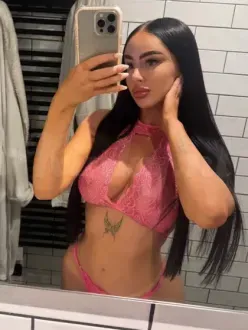 Hot and sweet young girl in Rotterdam