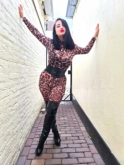 Gonzo Porn Eva Brooks Young chick with b in Meppel