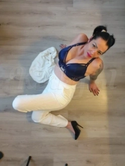 Sexy hot arabian girl in Tilburg